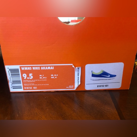 NWT NIKE WMNS 9.5 AKAMAI SNEAKERS - Picture 4 of 10